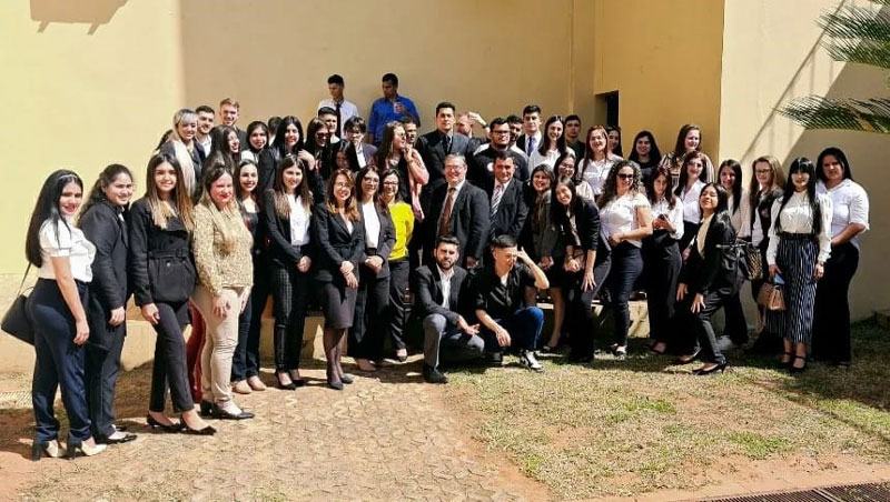Alumnos de la Universidad Nacional del Este visitaron la Academia Diplomática y Consular Carlos Antonio López