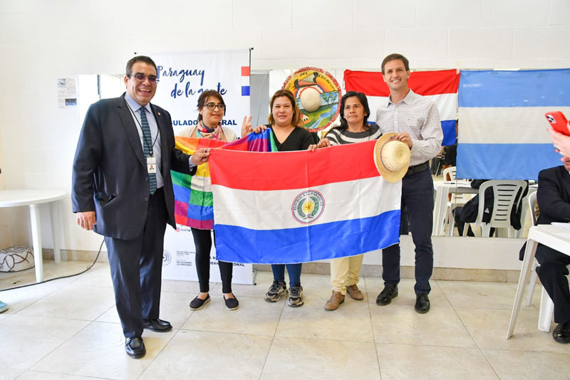 Consulado General en Buenos Aires asiste a compatriotas residentes en la ciudad de San Vicente