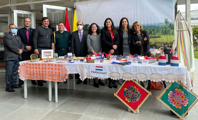 Agregaduría de Defensa de la Embajada de Paraguay en Colombia participó de la Fiesta de las Naciones