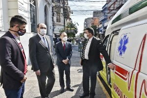 Municipios del Paraguay recibieron por primera vez ambulancias donadas por bomberos jubilados de Corea