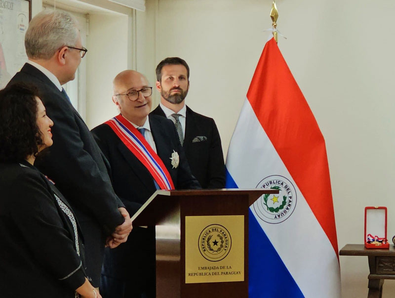 Paraguay impone condecoraciones a autoridades del Ministerio de Asuntos Exteriores de España