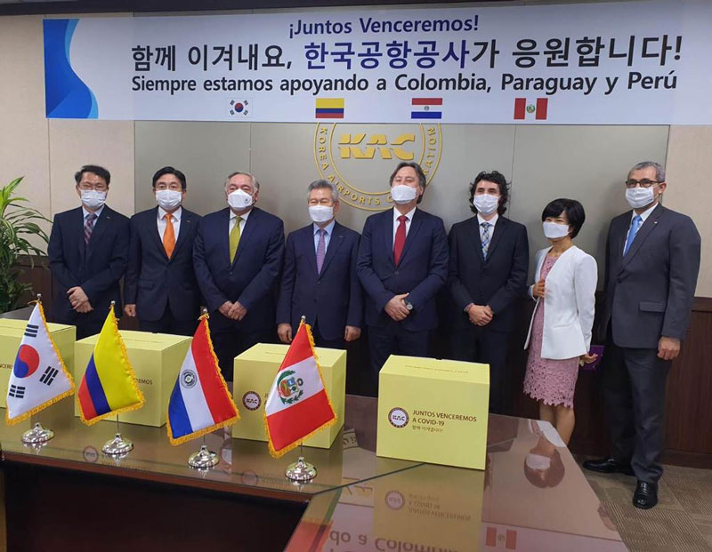 Corporación de Aeropuertos de Corea dona mascarillas sanitarias a la DINAC