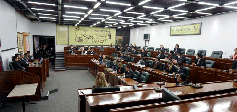 Canciller y gremios de funcionarios del MRE se reunieron con comisión de Relaciones Exteriores de Diputados