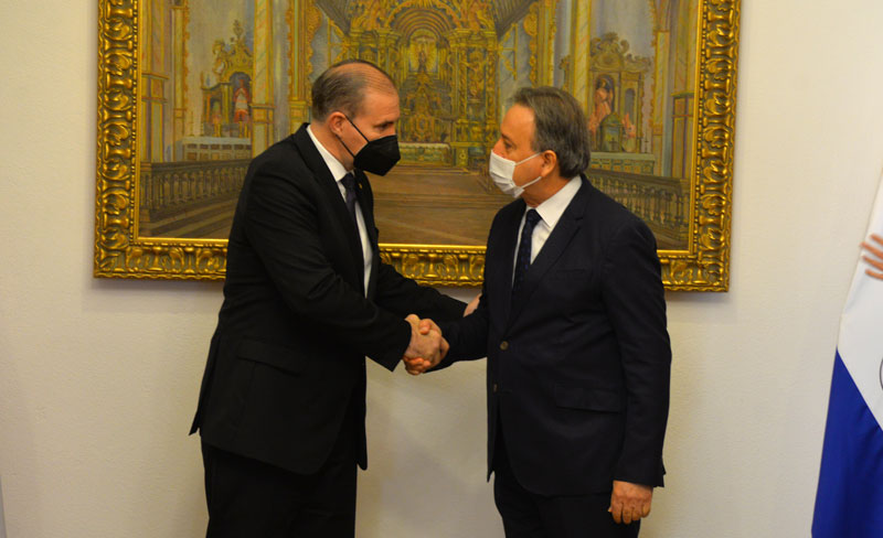 Canciller Arriola puso en posesión de cargo al nuevo viceministro de Relaciones Exteriores, embajador Raúl Silvero 