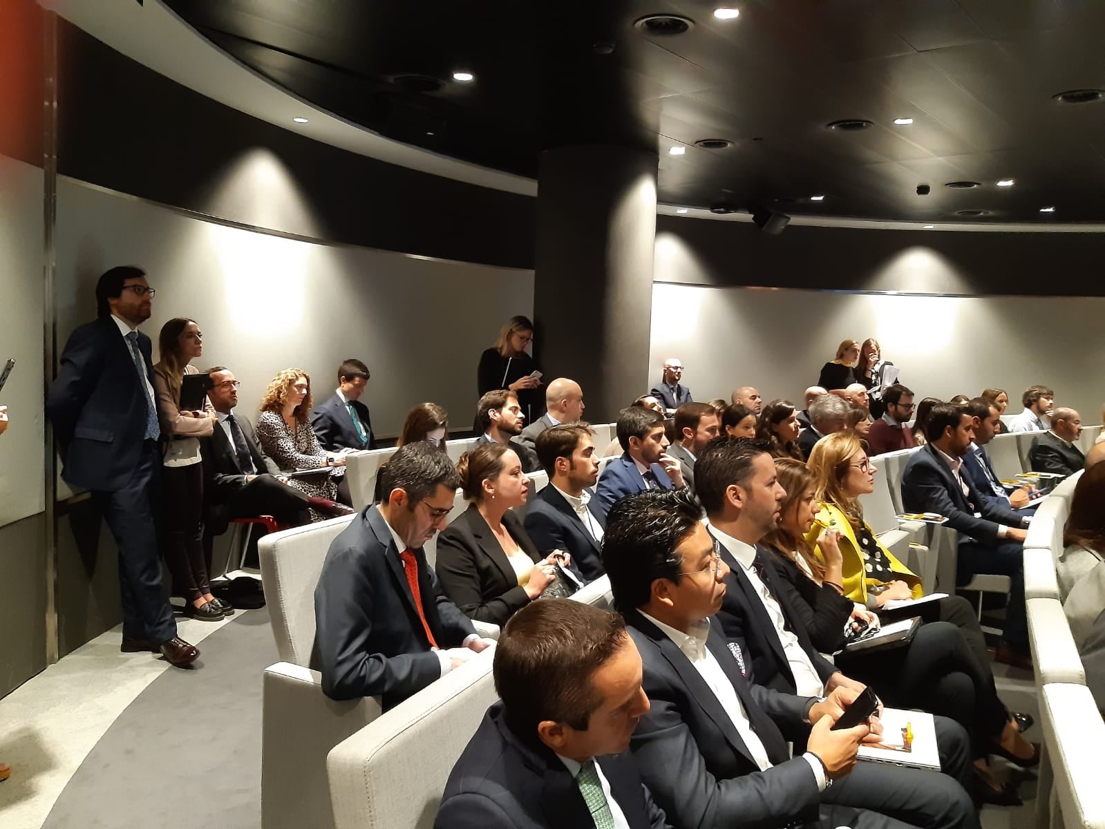 Destacan los beneficios de invertir en Paraguay en prestigioso evento en Madrid