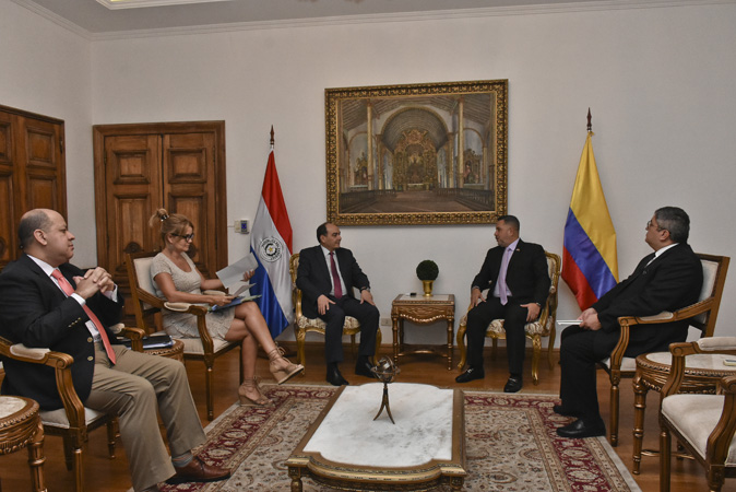Canciller Rivas recibió las copias de las cartas credenciales del nuevo embajador de Colombia