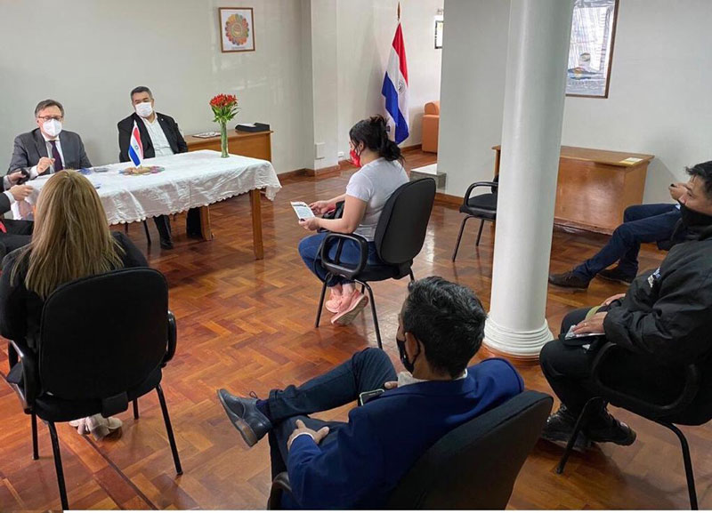 Consulado en Mendoza brinda información a connacionales que desean regresar al país