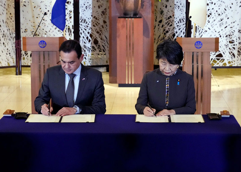 Ministros de Paraguay y Japón suscriben acuerdo para formación de diplomáticos 