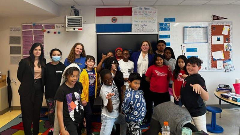 Alumnos del Garrison Elementary School, de Washington DC, estudian idioma, cultura, costumbres e historia del Paraguay