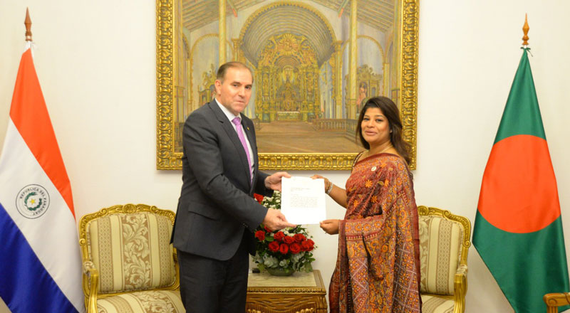 El canciller nacional recibió las copias de las cartas credenciales de embajadora de Bangladesh