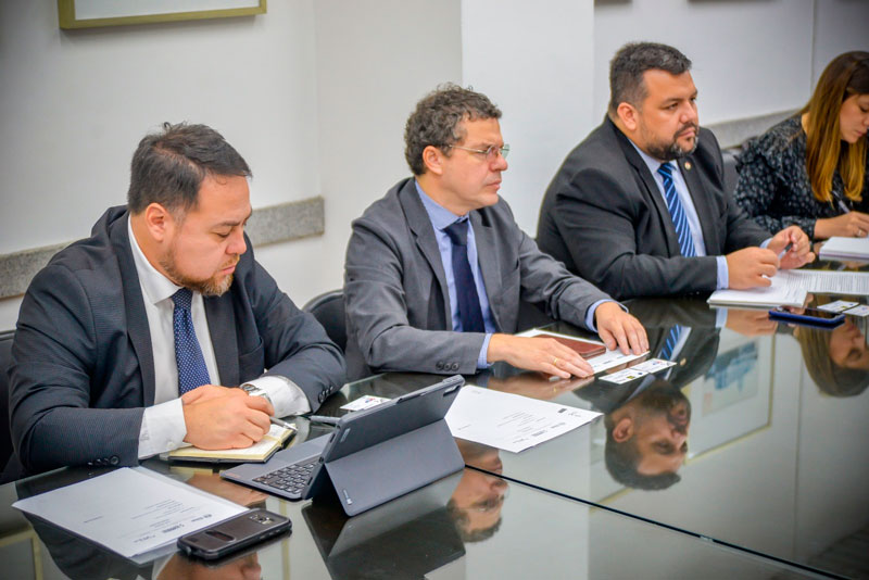 Oportunidades que ofrece el Paraguay para la atracción de inversiones fue tema de reunión en Cancillería