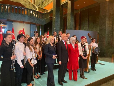 La Orquesta de Instrumentos Reciclados de Cateura se presentó en el Palacio Presidencial de Ankara