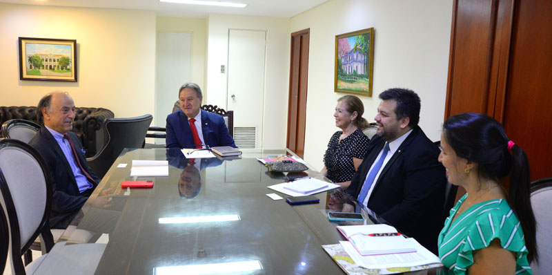 Cónsul honorario del Paraguay en Burdeos expuso sobre acciones desplegadas en Francia, en audiencia con el Viceministro de Relaciones Exteriores