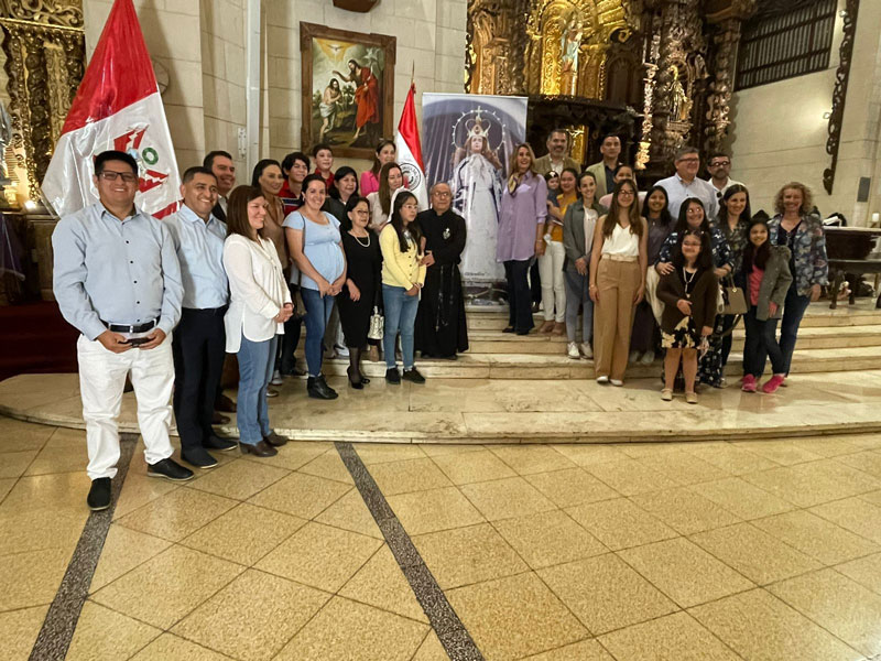Embajada paraguaya en Perú recuerda a la Virgen de Caacupé con una misa de acción de gracias