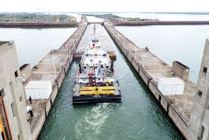 Gobierno prepara operación en el río Paraná para permitir la exportación de 115.000 toneladas de granos
