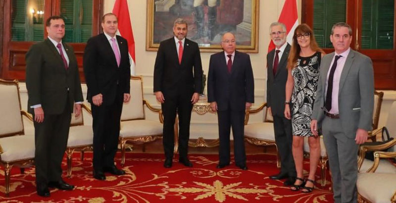 Jefe de Estado abordó temas de interés bilateral con Canciller de Brasil