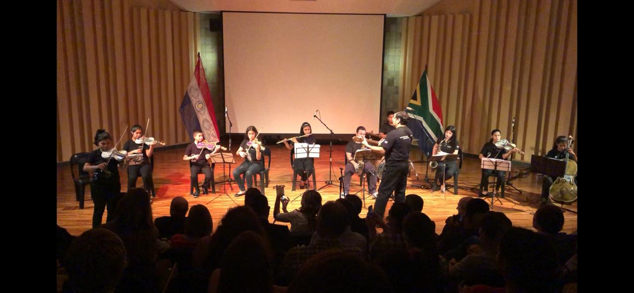La orquesta de instrumentos reciclados de Cateura se presentó en Sudáfrica
