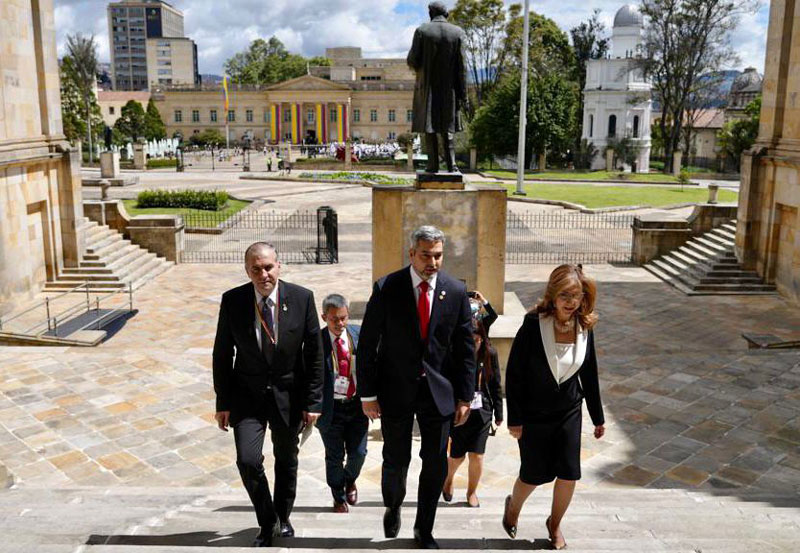 Presidente Abdo deseó el mayor de los éxitos al presidente Petro y abogó por profundizar la cooperación con Colombia