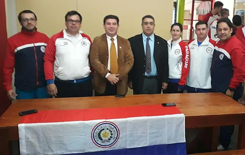 Selección nacional masculina y femenina de hándbol visitó el Consulado del Paraguay en Mendoza