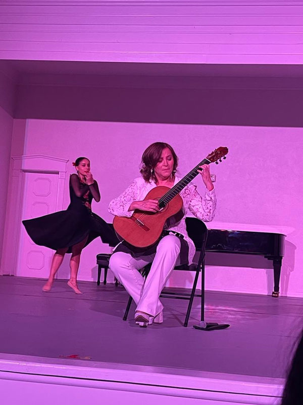 Colectividad paraguaya en Miami conmemoró Fiestas Patrias con Concierto de Gala de la maestra Berta Rojas