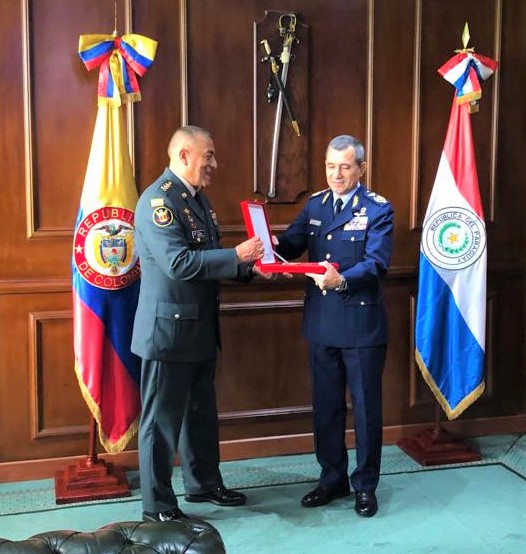 Militares de Paraguay y Colombia fortalecerán cooperación en lucha contra amenazas comunes
