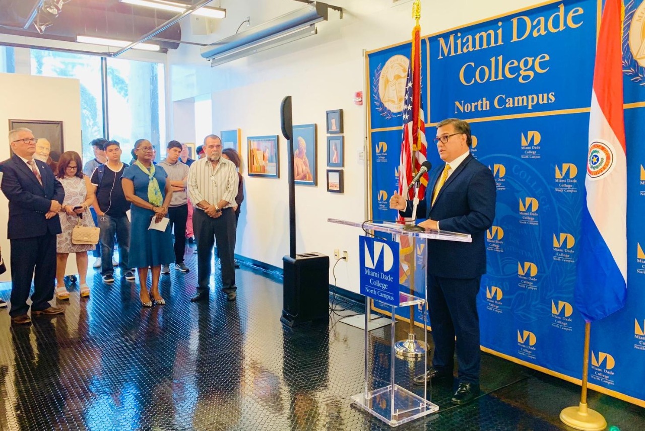 Consulado General en Miami auspicia exposición del reconocido pintor paraguayo Hernán Miranda