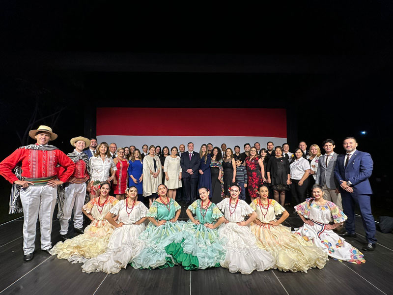Con Orquesta y Ballet conmemoran 212° Aniversario de la Independencia Nacional en Brasil
