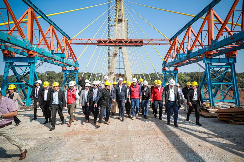 Presidentes Abdo y Bolsonaro verificaron avance de obras del Puente de la Integración