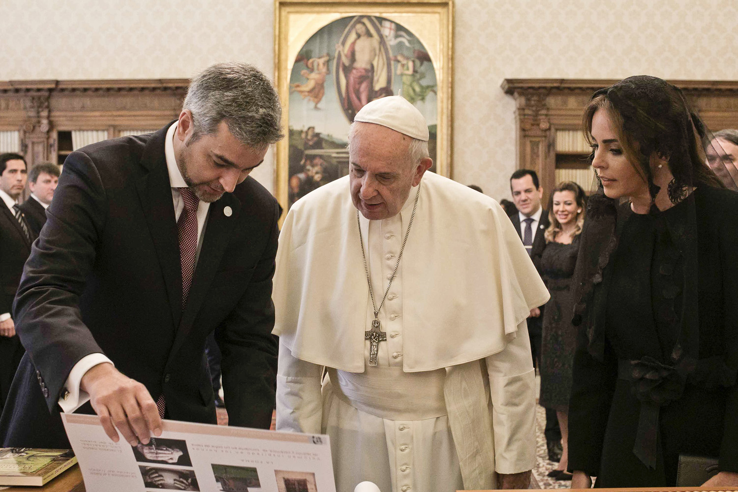 Presidente Abdo presentó al Papa Francisco el proyecto de Oratorio para la Beata Chiquitunga que se construirá en la Costanera