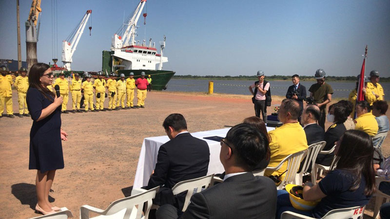 Móviles donados por bomberos de Corea fueron entregados a bomberos voluntarios de Paraguay