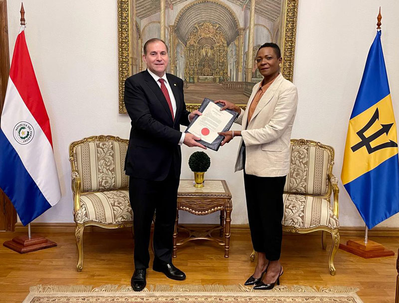 Canciller Nacional y Embajadora de Barbados conversaron sobre asuntos de mutuo interés durante entrega de copias de sus cartas credenciales