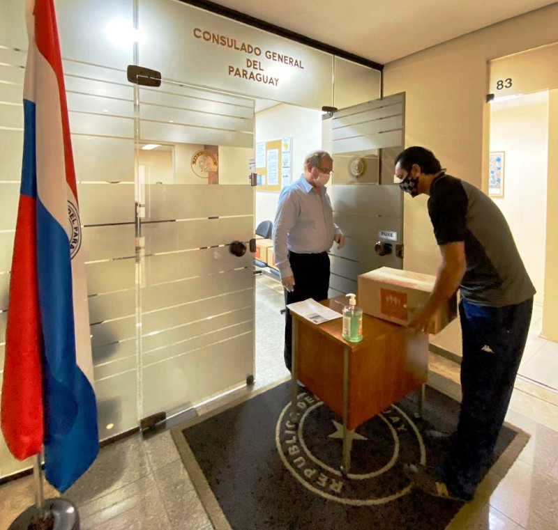 Consulado General en San Pablo prosigue con entrega de canastas básicas 