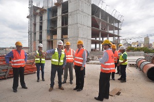 Autoridades del MRE observaron avances en la construcción de nueva sede en la zona del Puerto