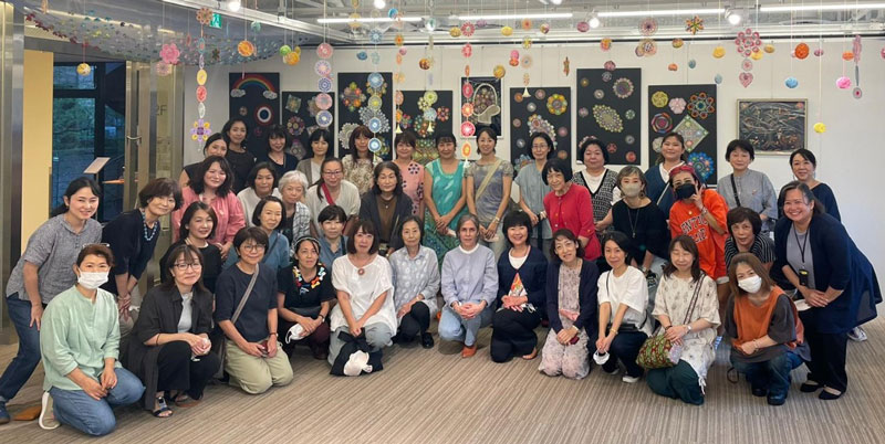 Embajador en Japón entregó premios a ganadoras de concurso de ñandutí en Japón