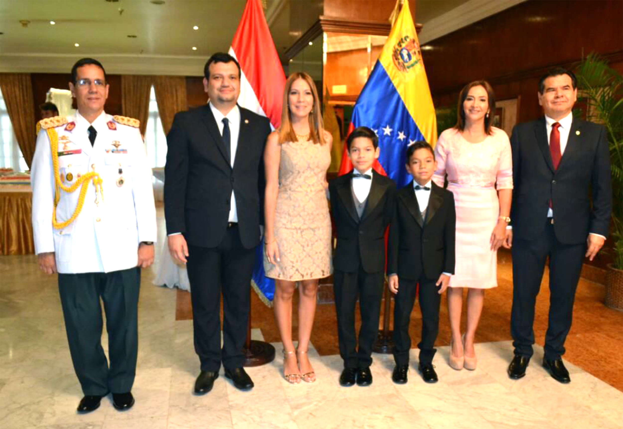 La Embajada del Paraguay en Venezuela festejó la Fiesta Patria con una ofrenda floral y recepción oficial