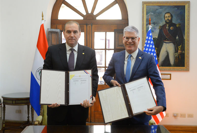 Paraguay y EEUU firman documento para elaborar un plan maestro para la navegabilidad del río Paraguay