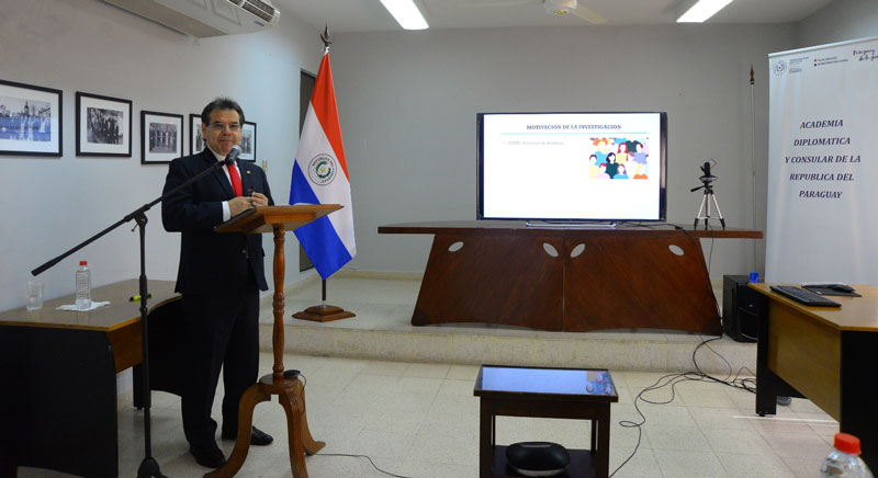 La pandemia COVID-19 y su impacto en las relaciones exteriores del Paraguay fue tema de investigación del ministro Santiago Riquelme