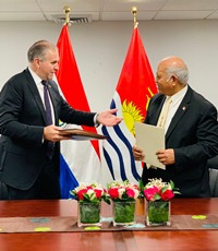 Paraguay y República de Kiribati procedieron  al establecimiento formal de relaciones diplomáticas
