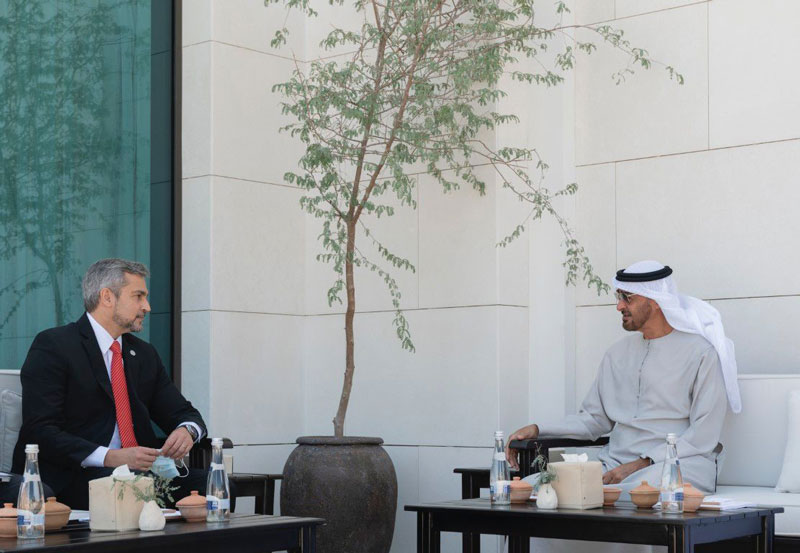 El presidente Abdo se reunió con Su Alteza el Jeque Mohamed bin Zayed, príncipe heredero de Abu Dhabi