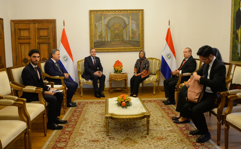 Canciller y embajadora de Indonesia abordaron agenda bilateral 