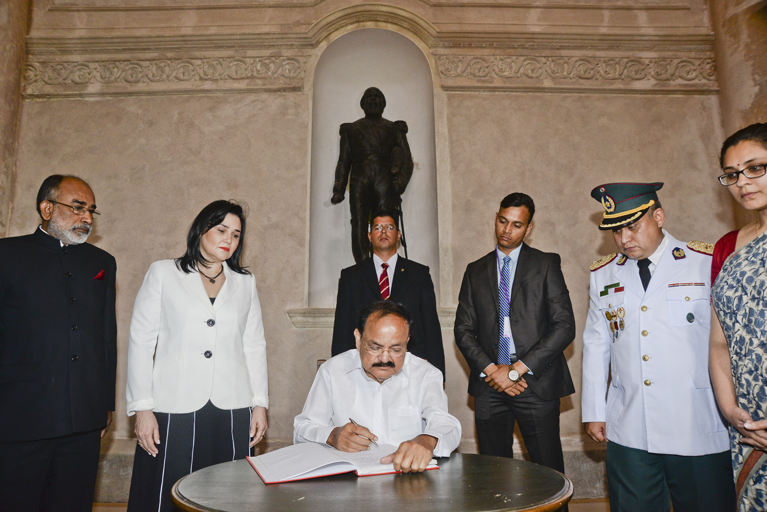 Visita del Vicepresidente Naidu fortalece las relaciones bilaterales entre el Paraguay y la República de India