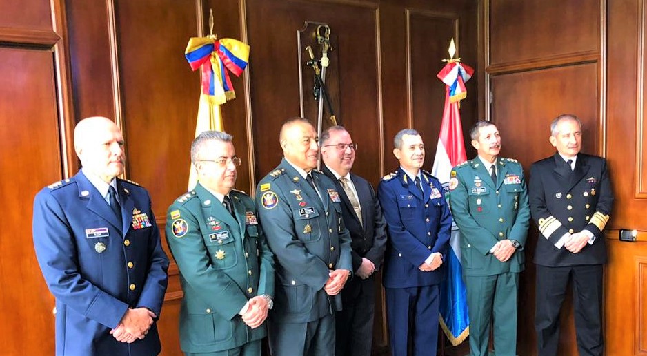 Militares de Paraguay y Colombia fortalecerán cooperación en lucha contra amenazas comunes