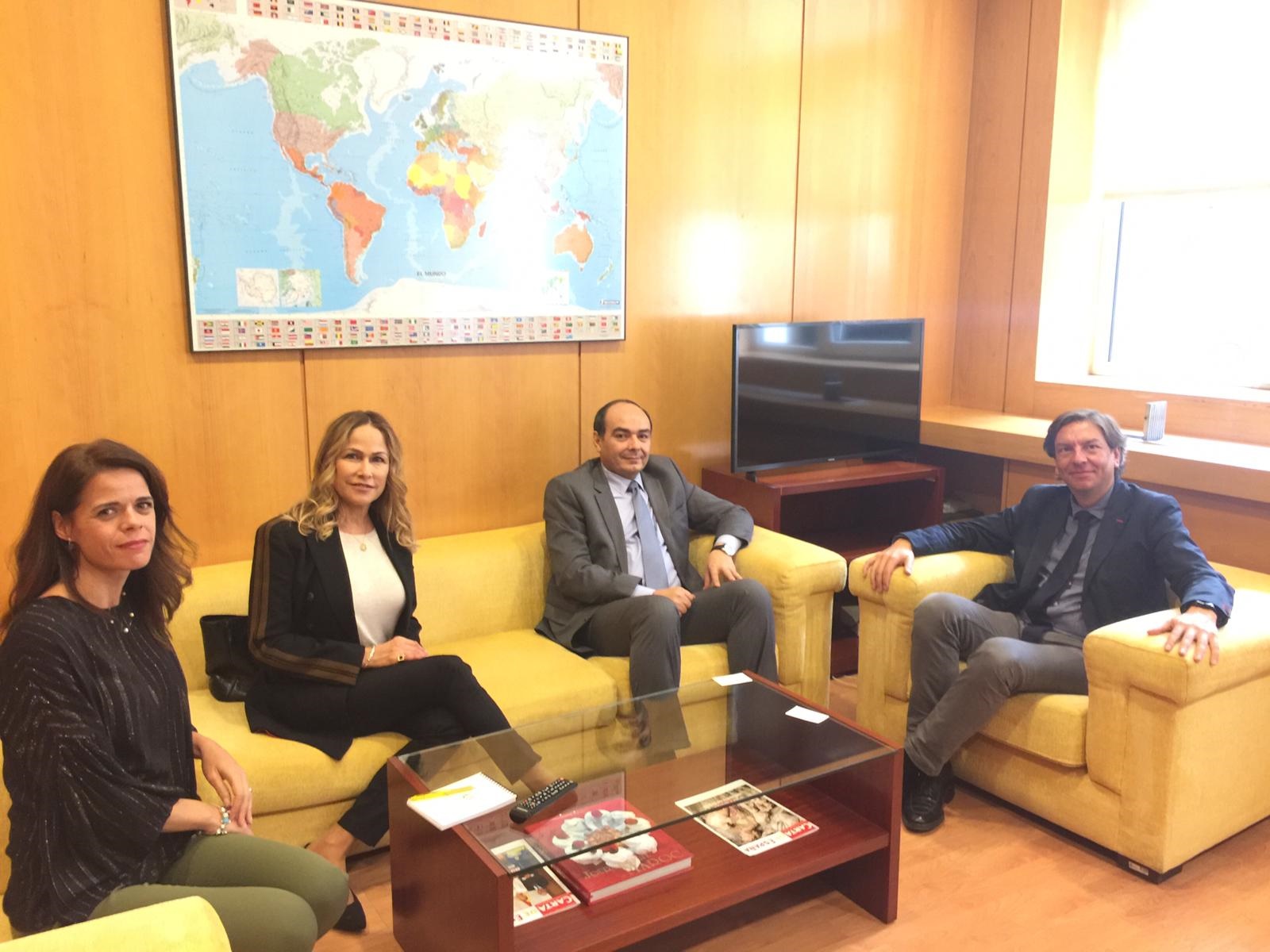Embajador y Cónsul se reunieron con nuevo Director General de Migraciones de España