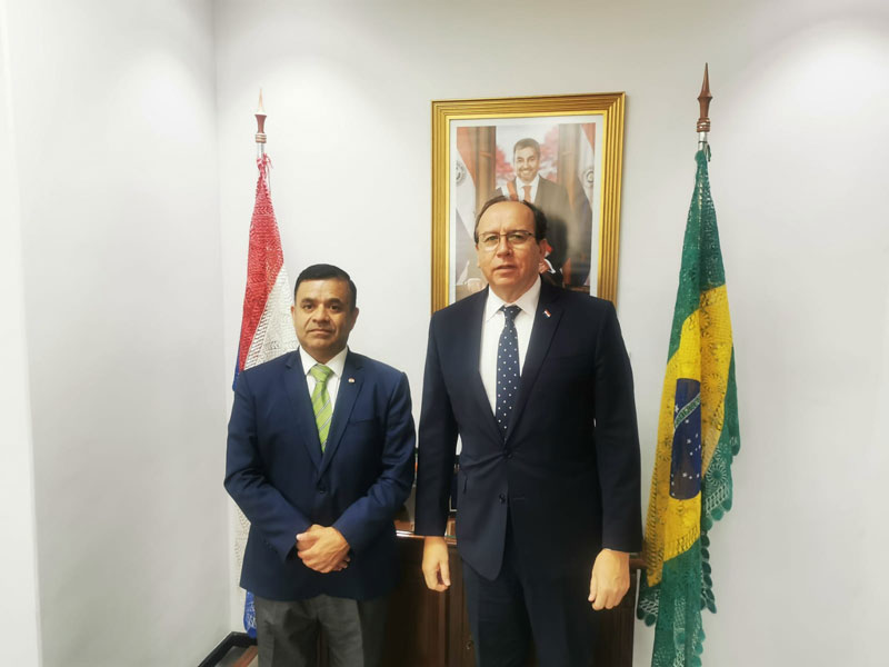 Presidente de CONARE visitó al director general paraguayo de Itaipú Binacional