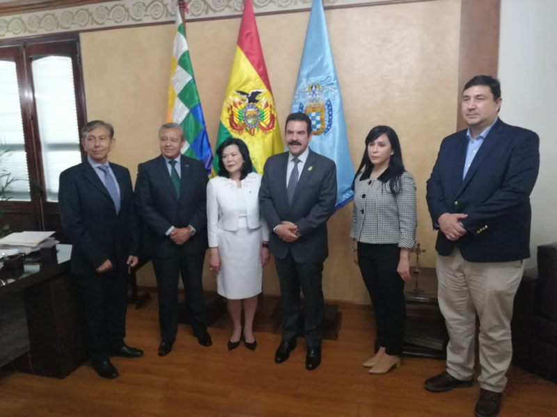 Embajadora Terumi Matsuo de Claverol realizó visita de trabajo en Cochabamba