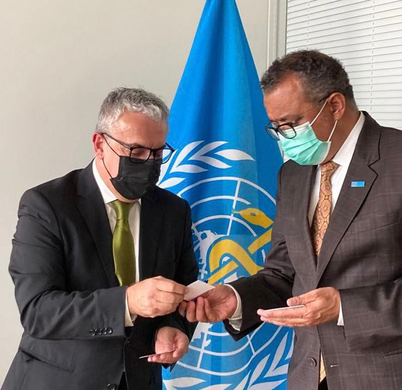 Embajador y Director General de la OMS intercambiaron pareceres sobre gestión y prevención de pandemias