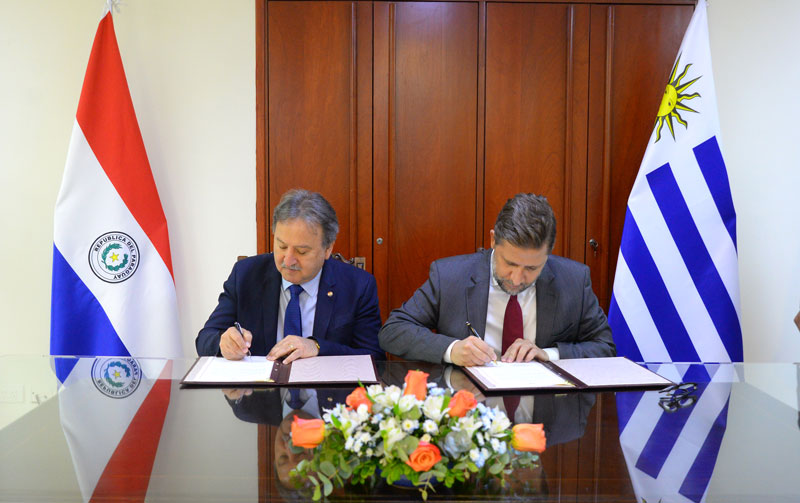 Paraguay y Uruguay se comprometen a asistencia mutua y cooperación policial mediante depósito de instrumento de ratificación