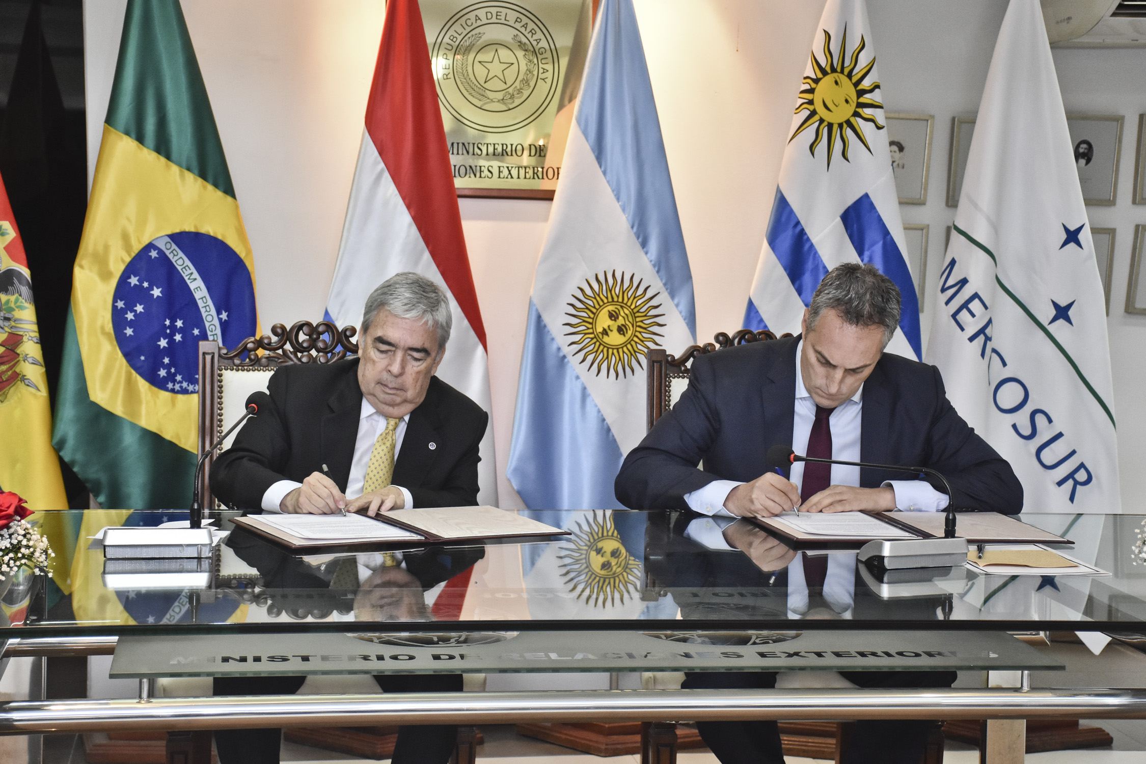 Uruguay efectuó el depósito del Instrumento de Ratificación relativo al Protocolo de facilitación de inversiones en el Mercosur