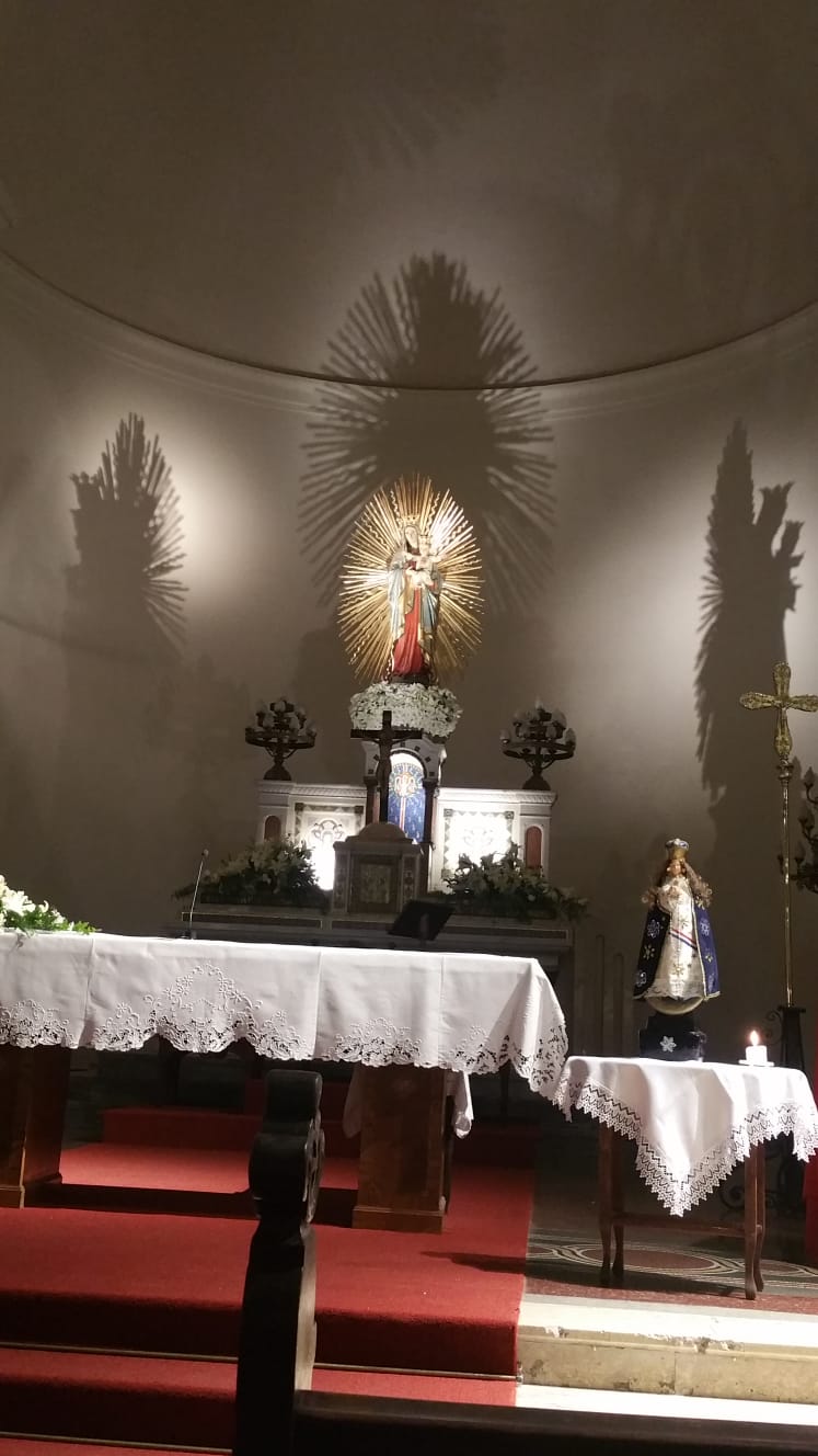 Novena de la Virgen de Caacupé se realiza en una Iglesia de la ciudad de Montevideo