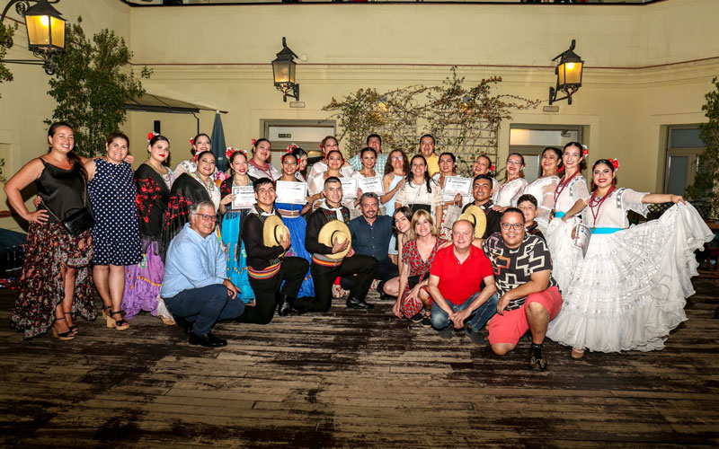Elenco de danza paraguaya de Barcelona realiza gala de fin de temporada